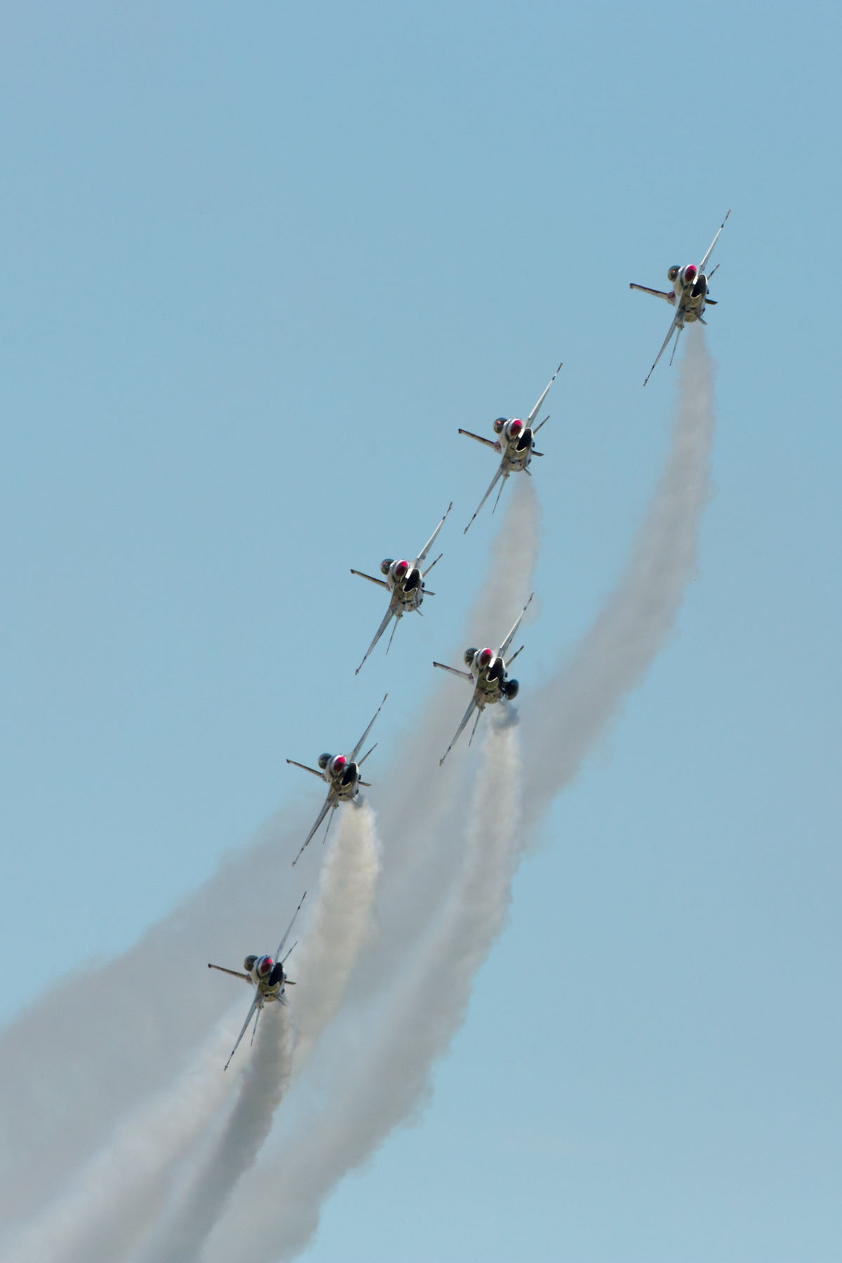 USAF Thunderbirds, Sioux Falls Air Show, August 2019.  Click for next photo.