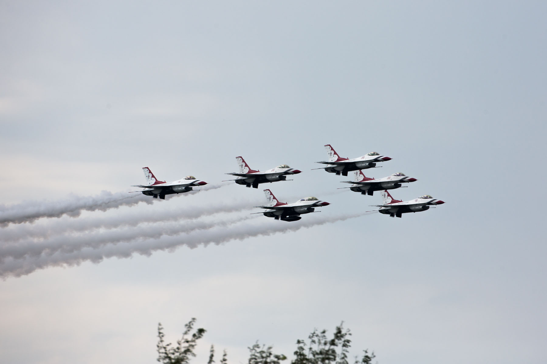 USAF Thunderbirds, Sioux Falls Air Show, August 2019.  Click for next photo.