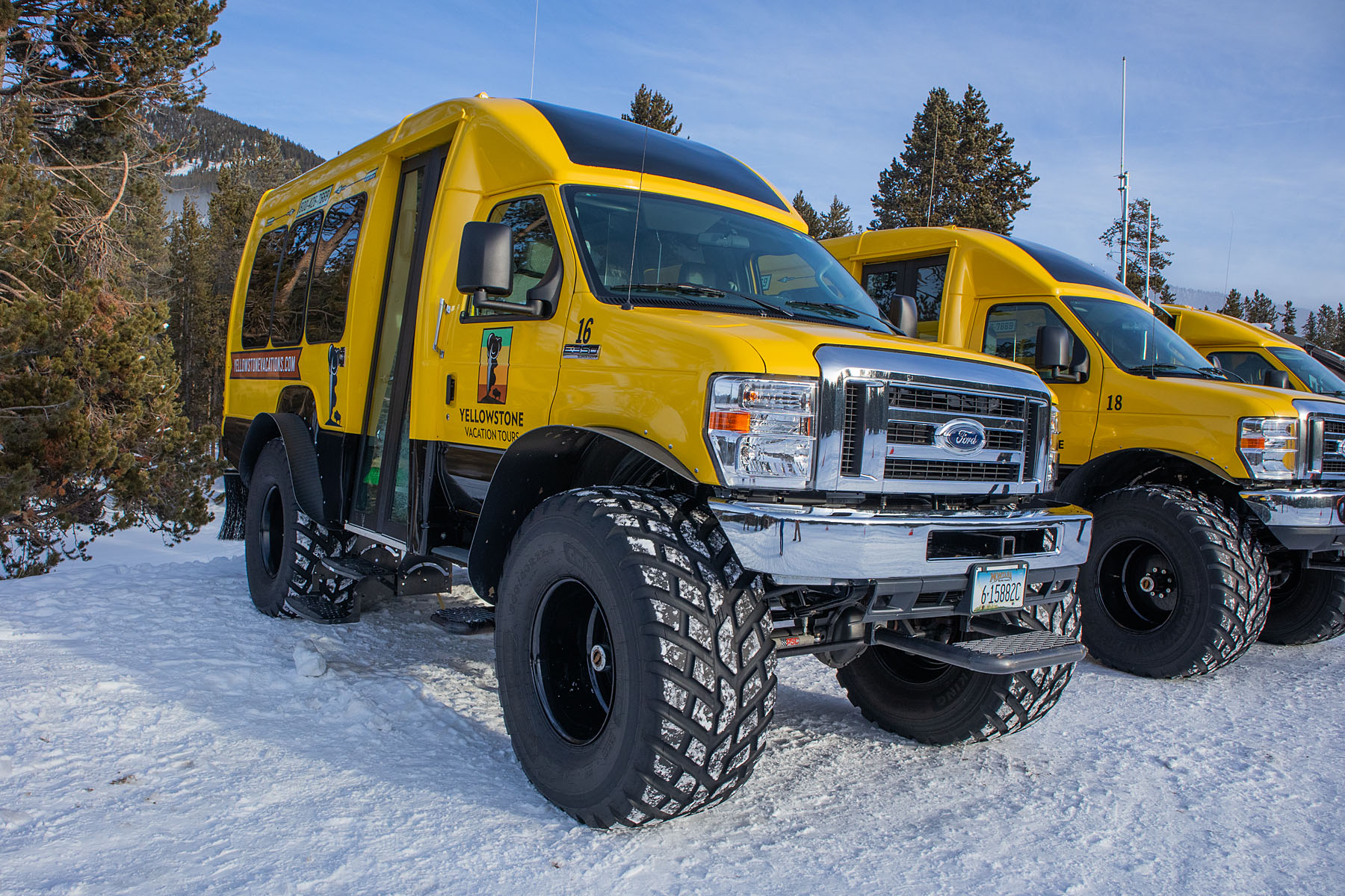 Yellowstone snow coach, January 2021.  Click for next photo.
