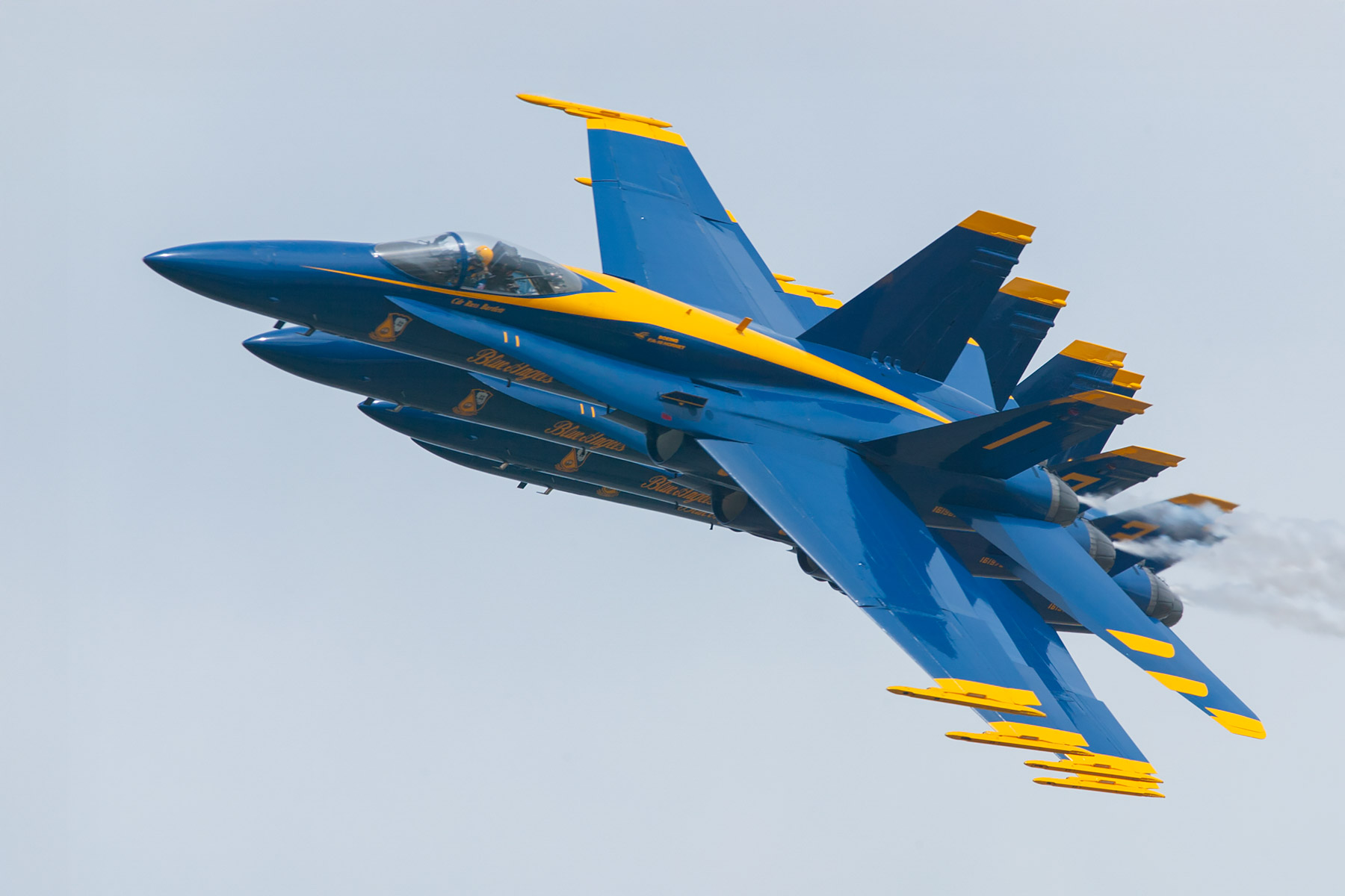Blue Angels in a tight line. 300mm, 1/800 at f/8.  Click for next photo.