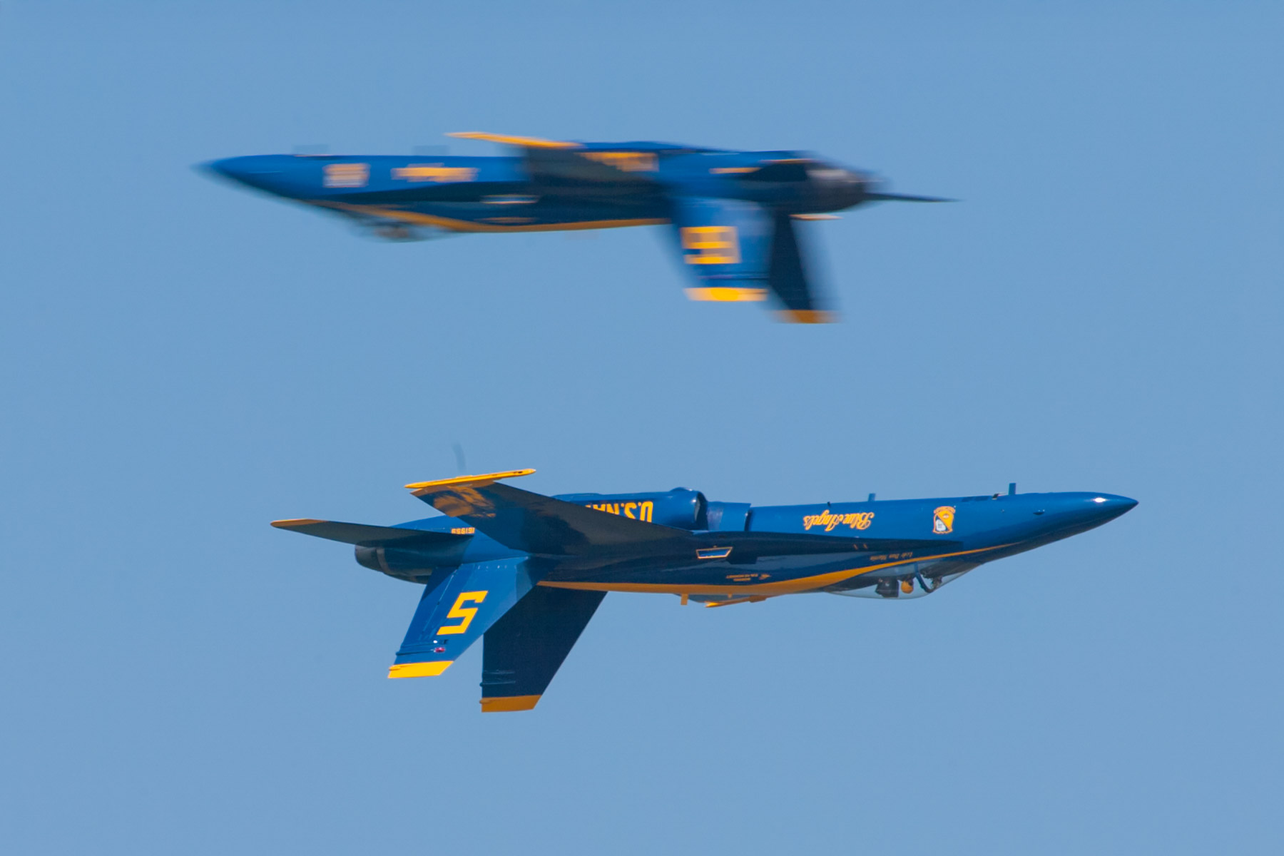 Blue Angels, Quonset Point, Rhode Island, 2003. Photo 100-400mm (400mm), 1/500 at f/10.  Click for next photo.