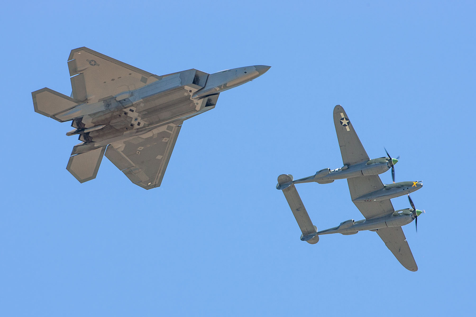 Heritage flight, F-22 and P-38, Sioux Falls Air Show.  Click for next photo.