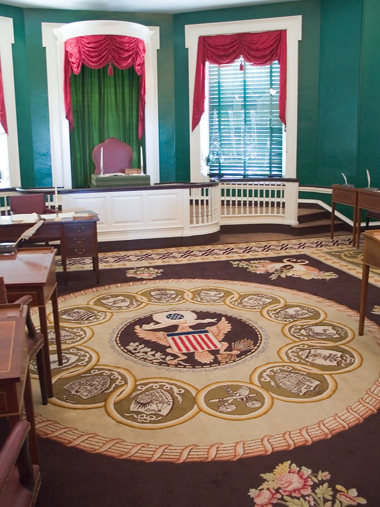 US Senate Chamber 1790-1800, Congress Hall (next to Independence Hall), Philadelphia.  Click for next photo.