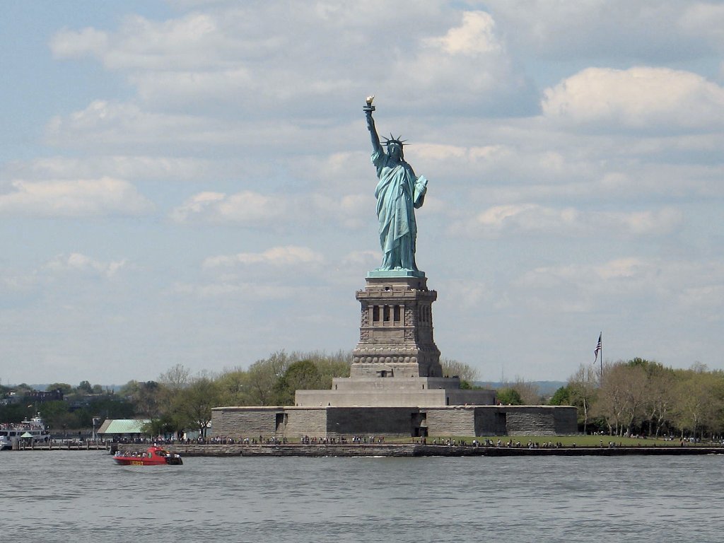 Statue of Liberty.  I have some better images from last year.   Click for next photo.