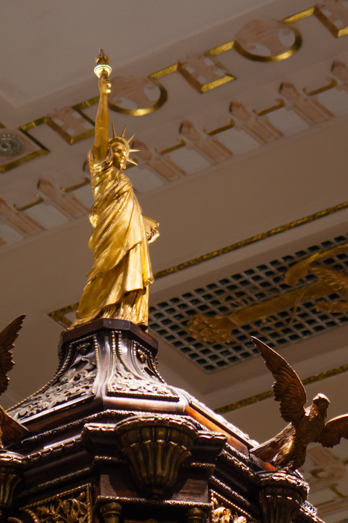 Top of the clock in the Waldorf Astoria reception lobby.  Click for next photo.