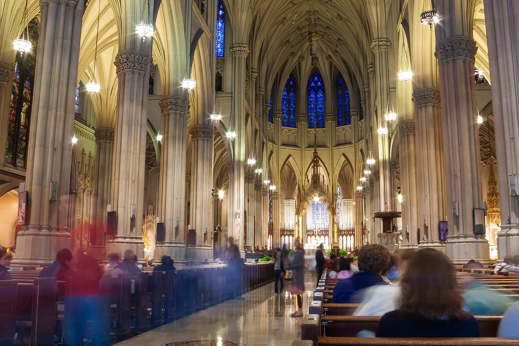 St. Patrick�s Cathedral, New York.  People are blurred because exposure time was 15 seconds.  Click for next photo.