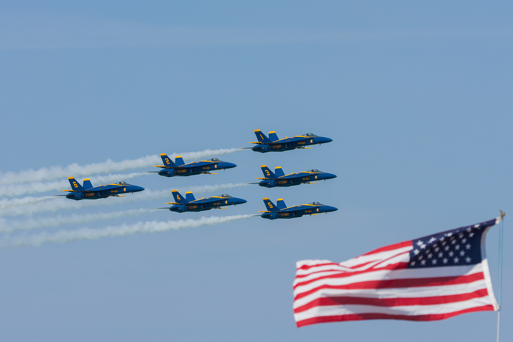 Blue Angels, Chicago Air and Water Show.  Click for next photo.