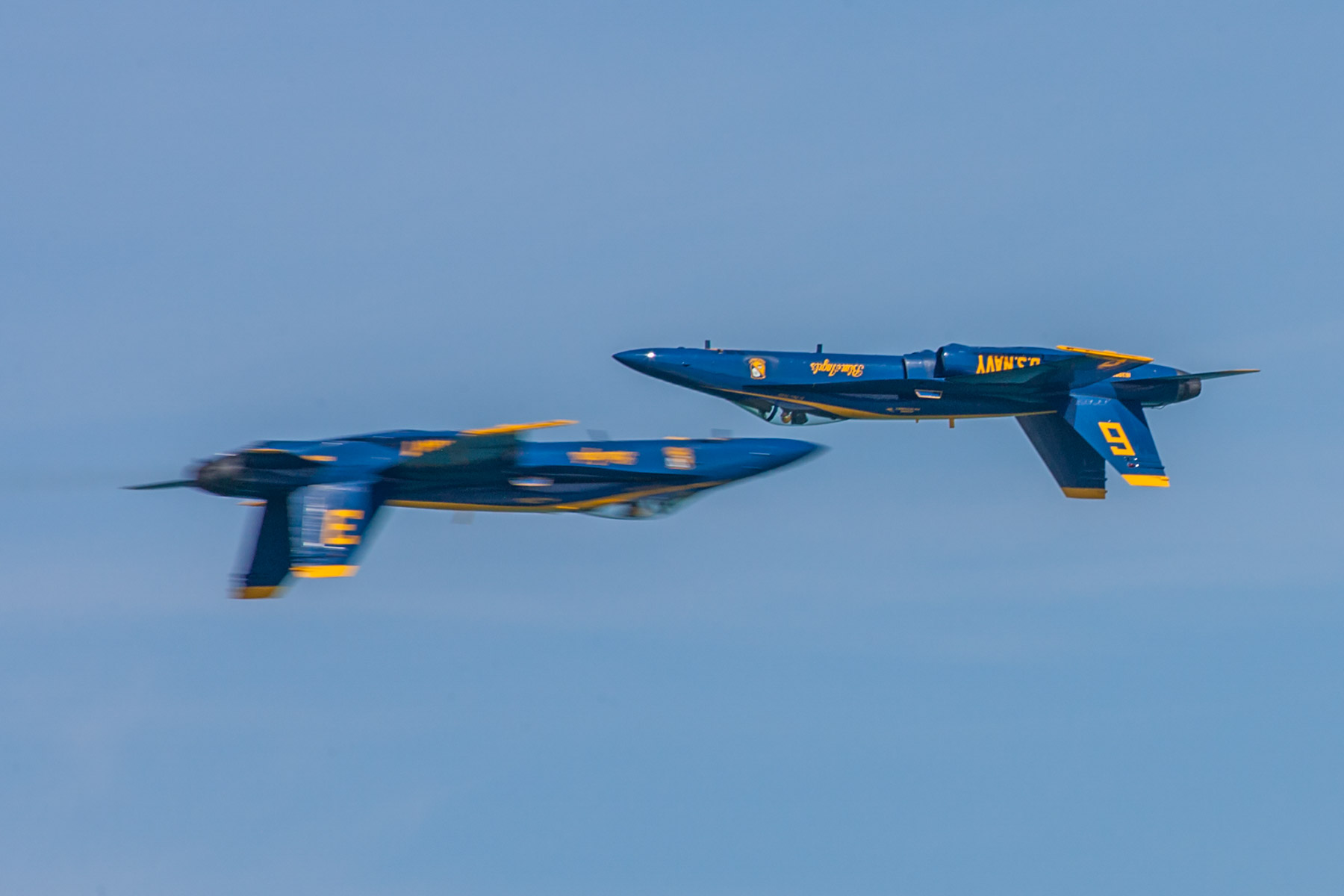 Blue Angels, Chicago Air and Water Show.  Click for next photo.