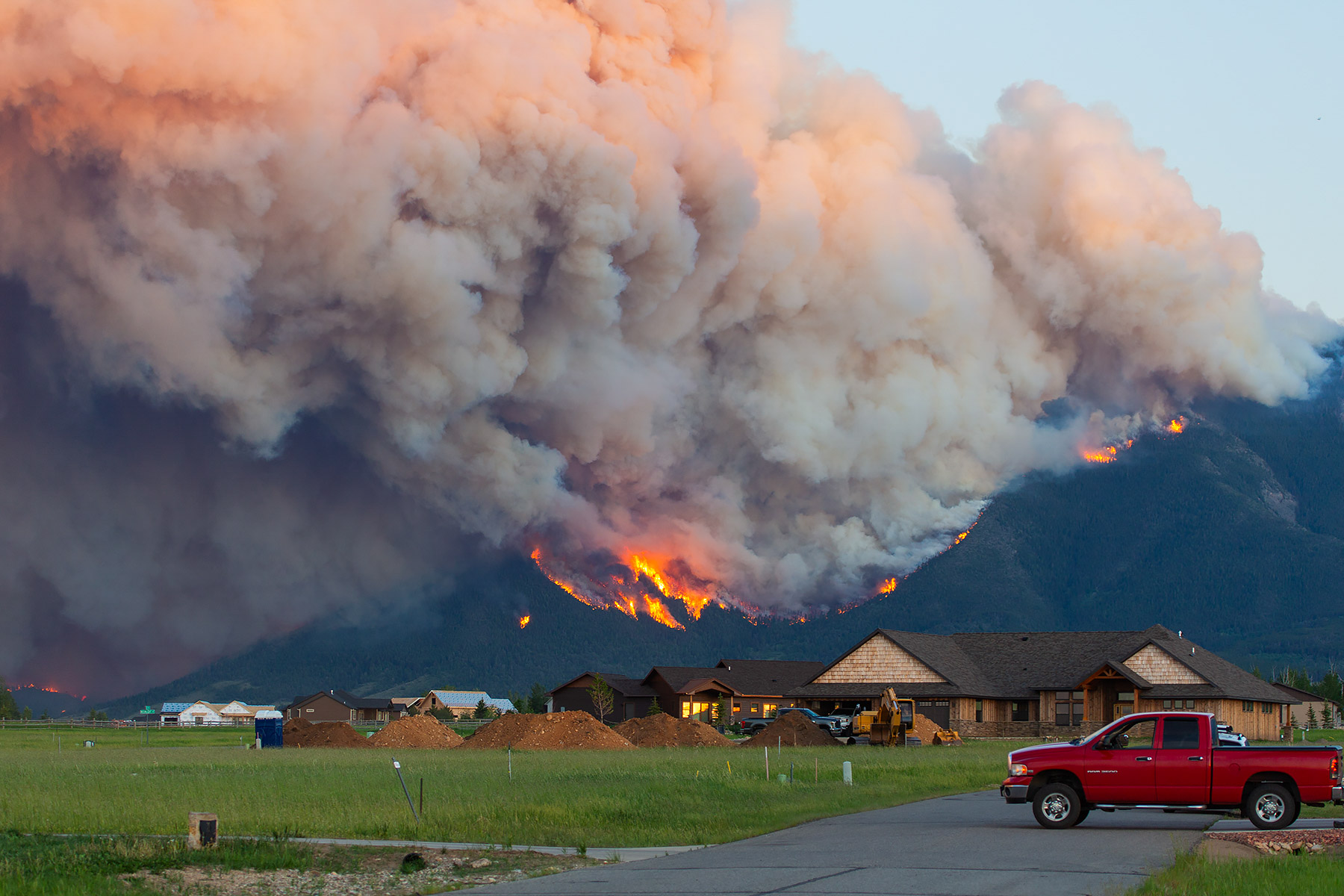 Robertson Draw Fire, Red Lodge, Montana.  Click for next photo.