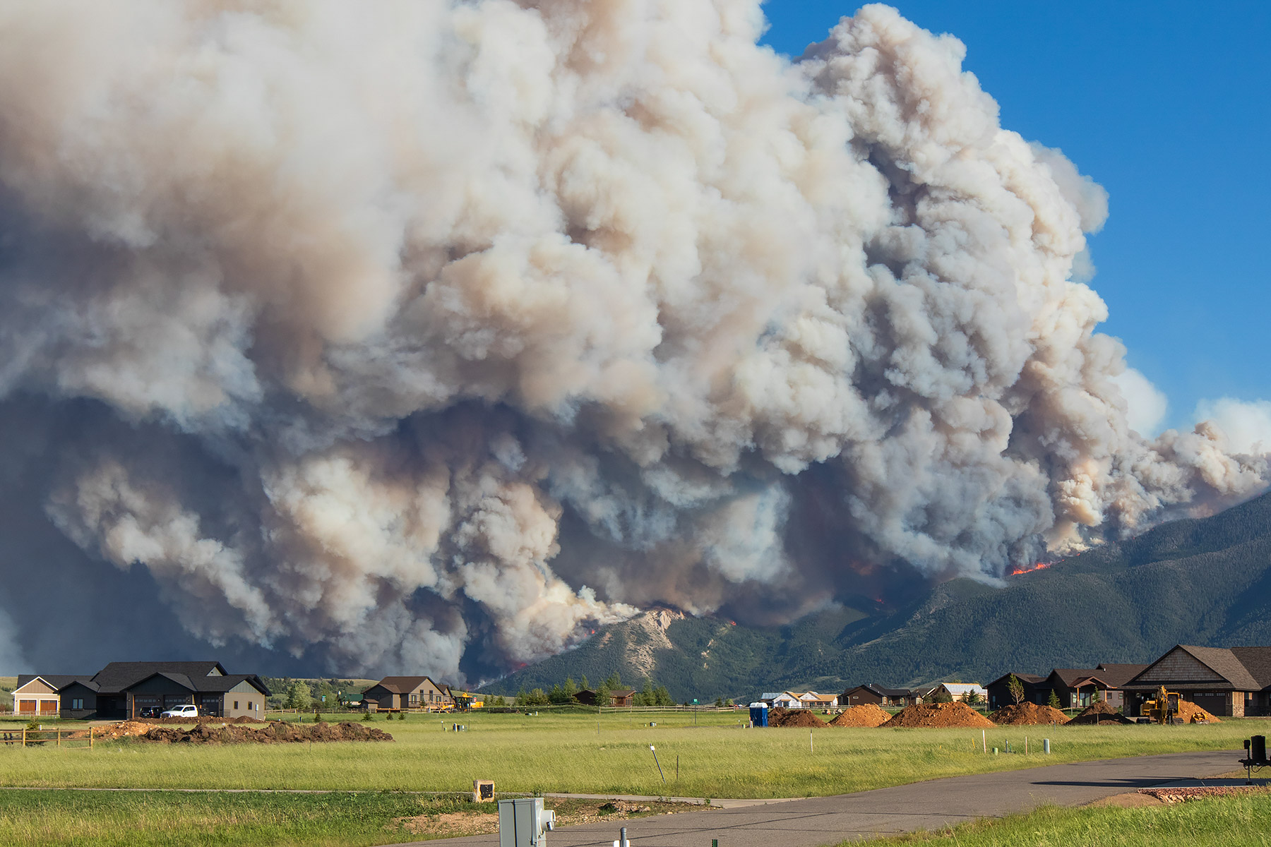 Robertson Draw Fire, Red Lodge, Montana.  Click for next photo.